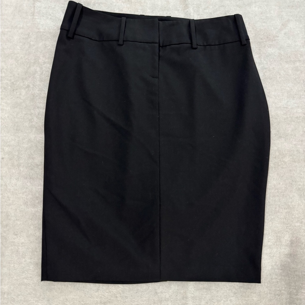 Limited black skirt